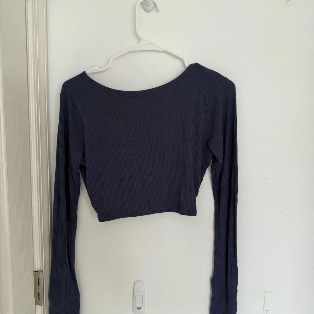 Women's Aerie Small Navy Long Sleeve Crop Top - Picture 2 of 3